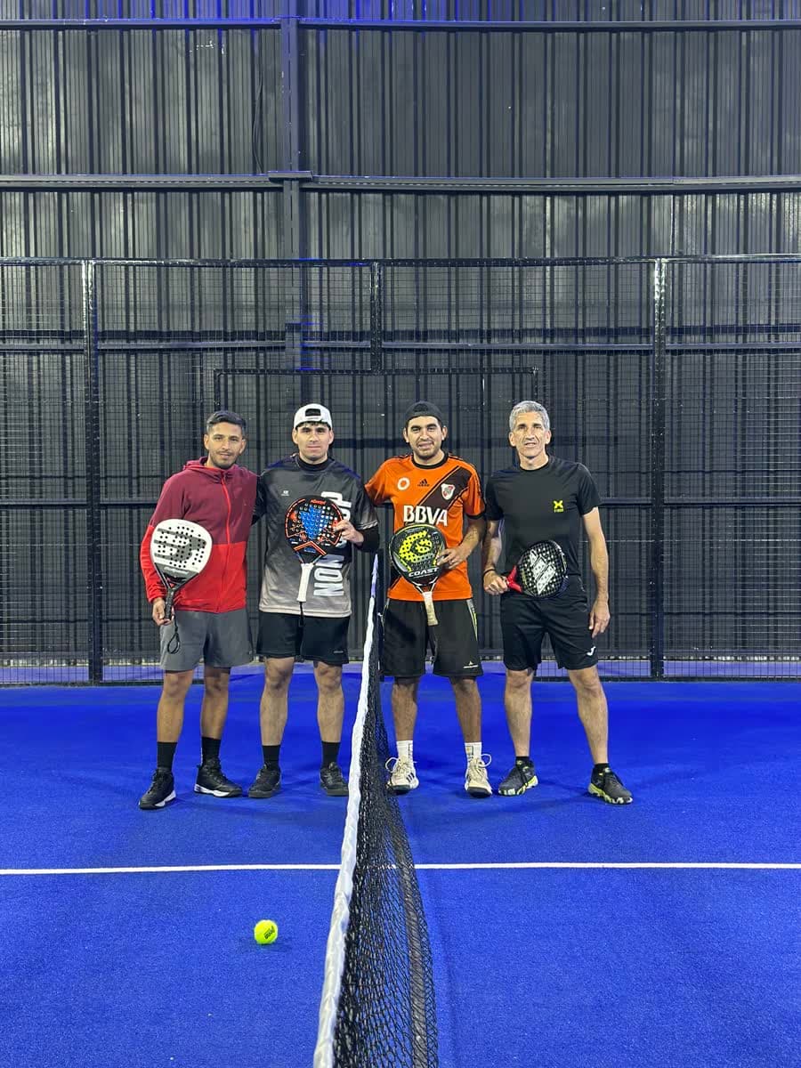 Jugador del Primer Torneo Junio 2026 en la cancha de Muzzaga