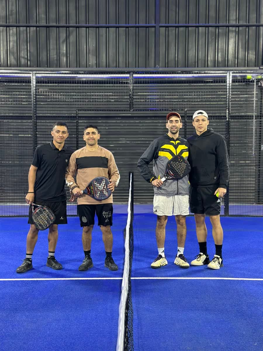 Jugador del Primer Torneo Junio 2026 en la cancha de Muzzaga
